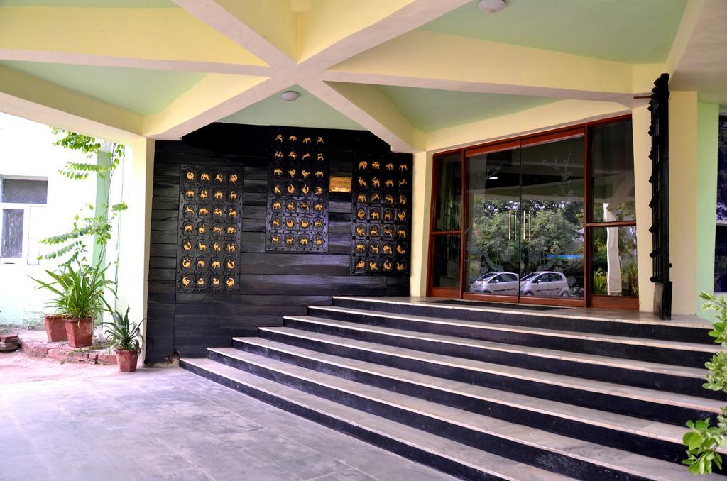 Hotel Bharatpur Ashok Dış mekan fotoğraf