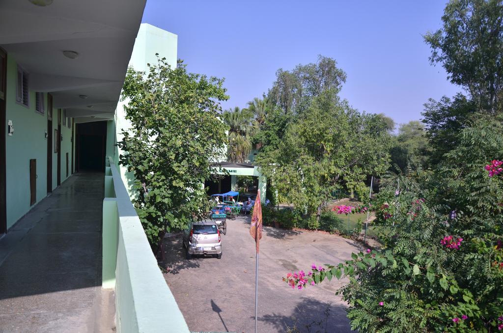Hotel Bharatpur Ashok Dış mekan fotoğraf