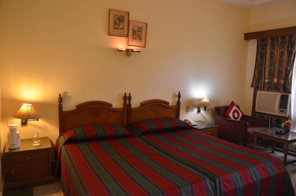 Hotel Bharatpur Ashok Dış mekan fotoğraf