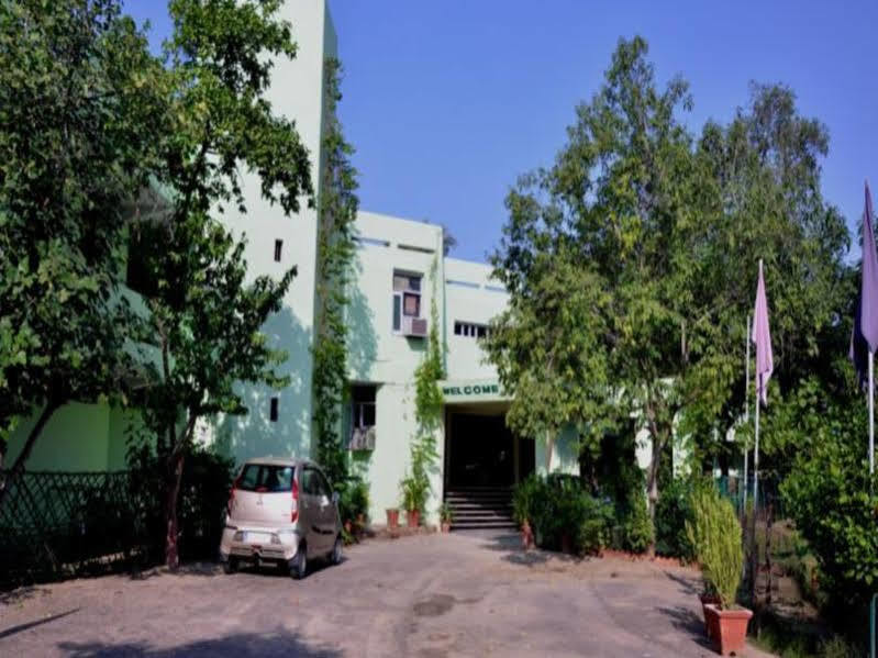 Hotel Bharatpur Ashok Dış mekan fotoğraf